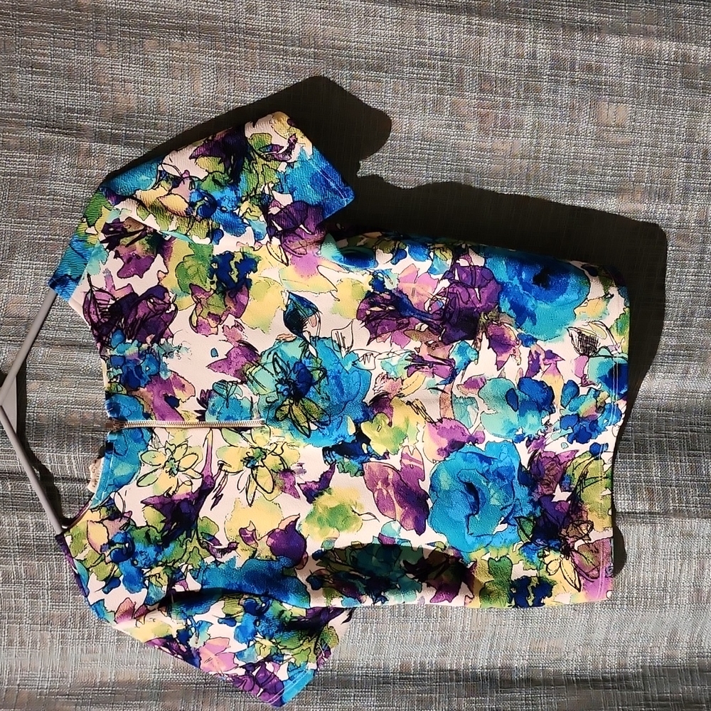 Floral blouse - Picture 3 of 3